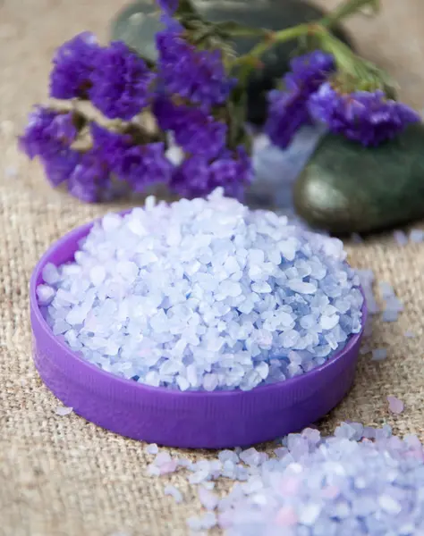 Spa concept. Lavender salt and purple flowers — Stock Photo, Image