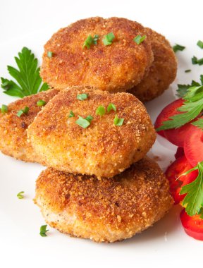 tavuk pirzola sebze ve otlar