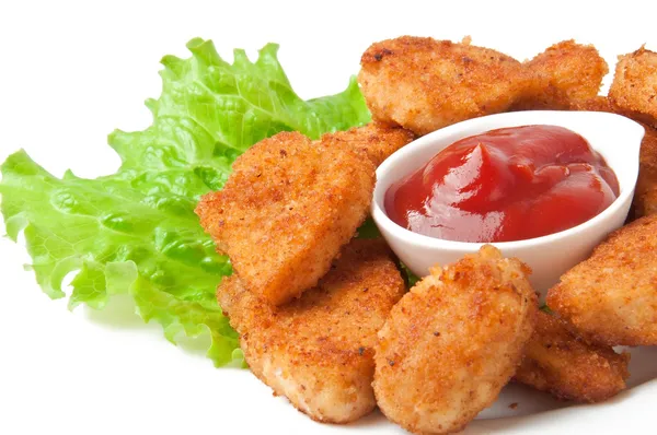 Nuggets de frango frito fresco e perfumado — Fotografia de Stock