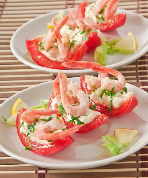 karides kokteyl domates yarısı dolu