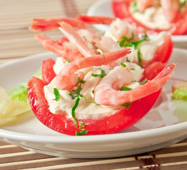 karides kokteyl domates yarısı dolu