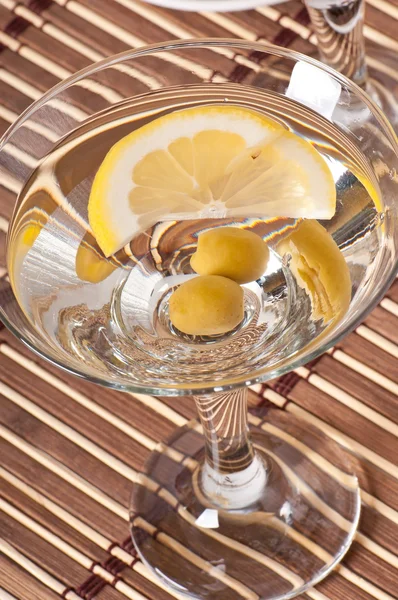 Martini with olives and lemon — Stock Photo, Image