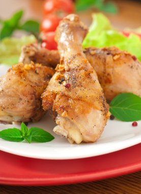 ızgara tavuk budu ve sebze