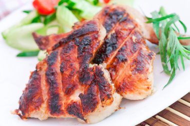 salata tavuk kanadı