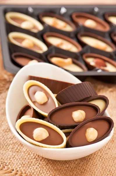 Caramelle al cioccolato con noci — Foto Stock
