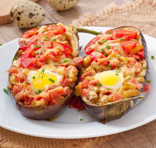 Gevulde aubergine oven gebakken — Stockfoto