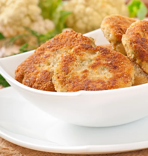 Cutlets cauliflower with dill and garlic — Stock Photo, Image