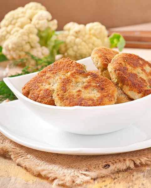 dereotu ve sarımsak ile Beşamel sos karnabahar