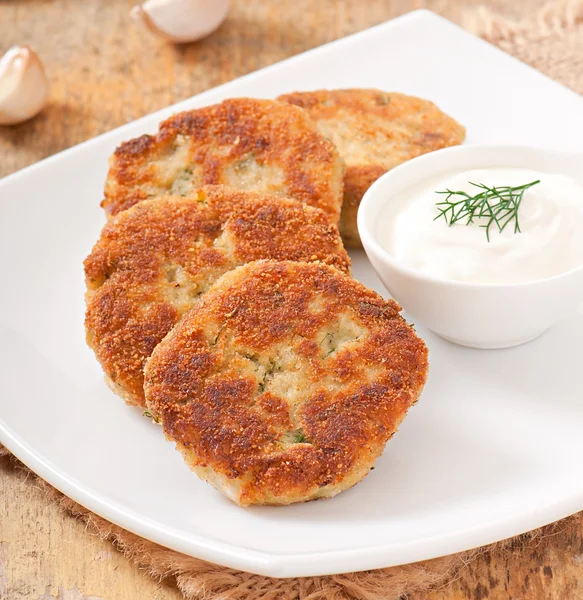 Cutlets cauliflower with dill and garlic — Stock Photo, Image