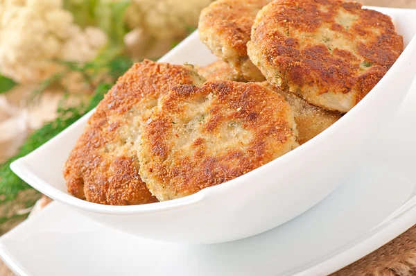 dereotu ve sarımsak ile Beşamel sos karnabahar