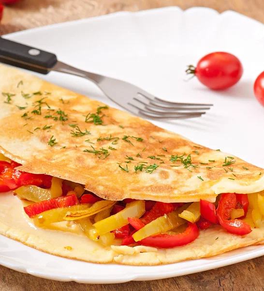 Omelette with roasted peppers — Stock Photo, Image