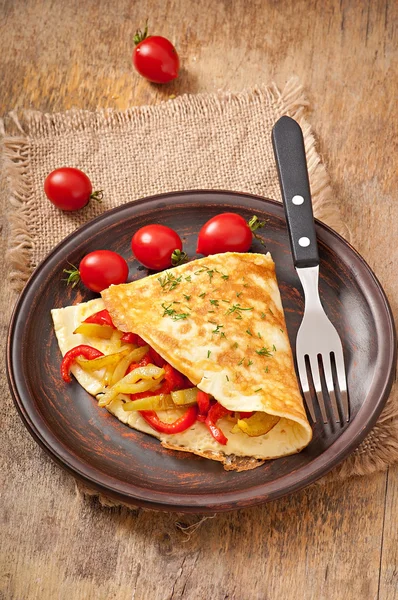 Omelett med rostad paprika — Stockfoto