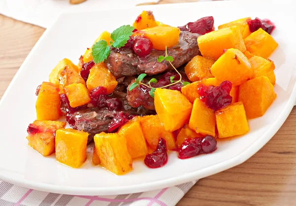 Baked pumpkin with meat and vegetables. — Stock Photo, Image
