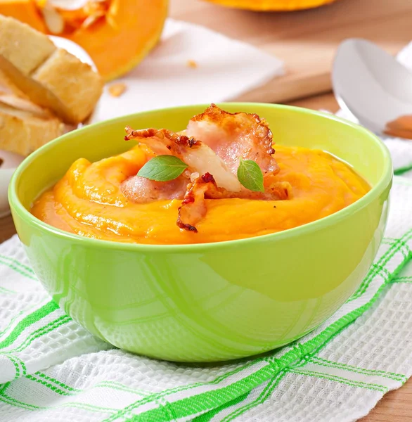 Zuppa di crema di zucca con pancetta — Foto Stock