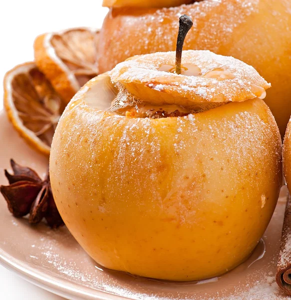 Gebakken appels met honing en noten — Stockfoto