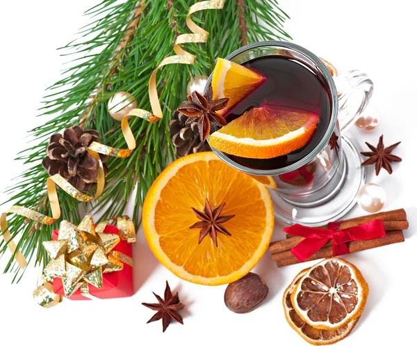 Christmas mulled wine in glass cup isolated on white background — Stock Photo, Image