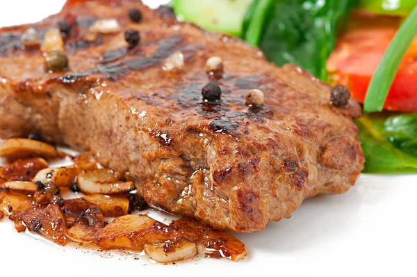 Grilovaný steak a zelenina — Stock fotografie