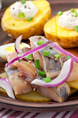 ringa balığı salatası soğan ve patates