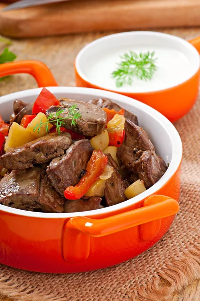 Roast chicken liver with vegetables — Stock Photo, Image