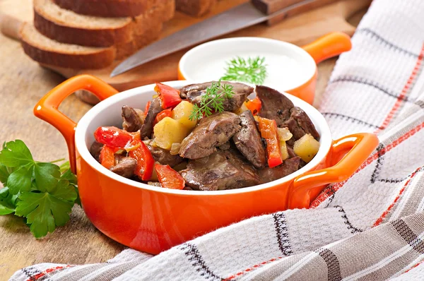 Roast chicken liver with vegetables — Stock Photo, Image