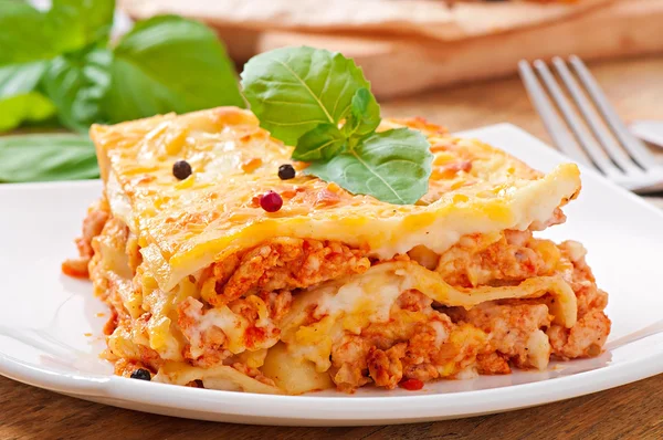 Klasyczna lasagne — Zdjęcie stockowe