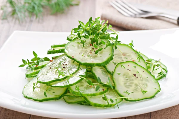 Salada de pepino fresco — Fotografia de Stock