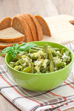 çalı fasulyesi kase yumurta.