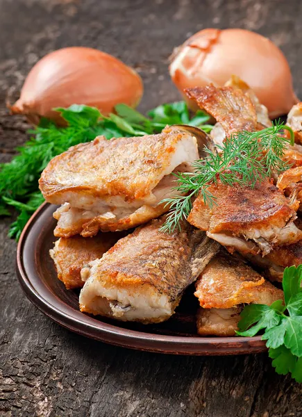 Hal étel - sült hal és a gyógynövények — Stock Fotó