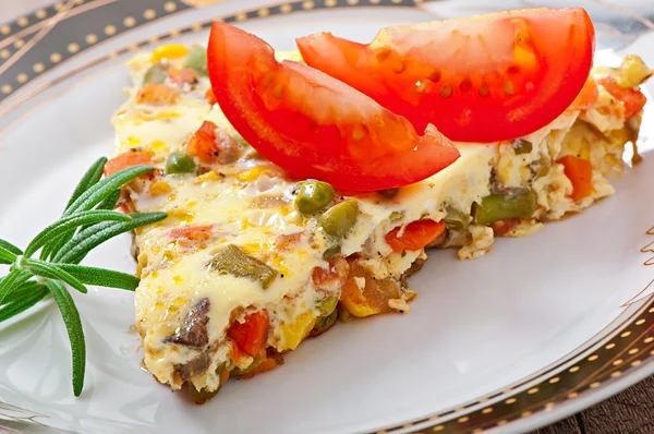 Omelette with vegetables — Stock Photo, Image