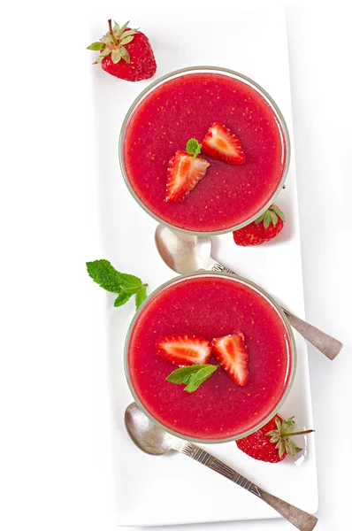 Postre Panna Cotta con fresa fresca — Foto de Stock