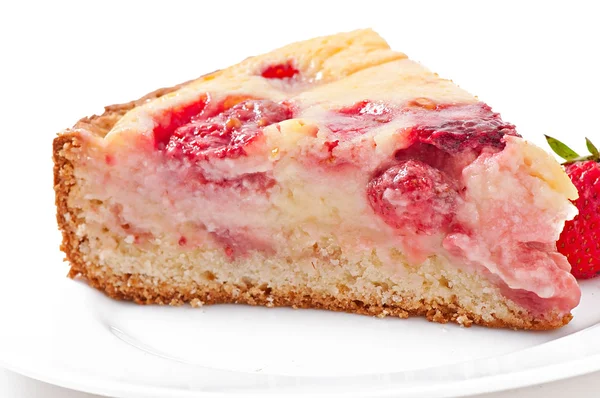 Französische Torte (Quiche) mit Erdbeeren — Stockfoto
