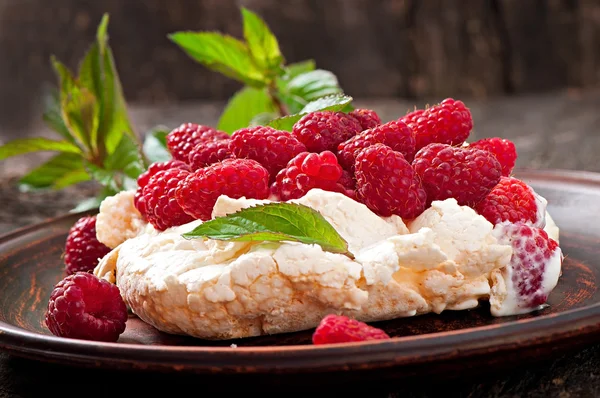 Queijo de coalhada com framboesas — Fotografia de Stock