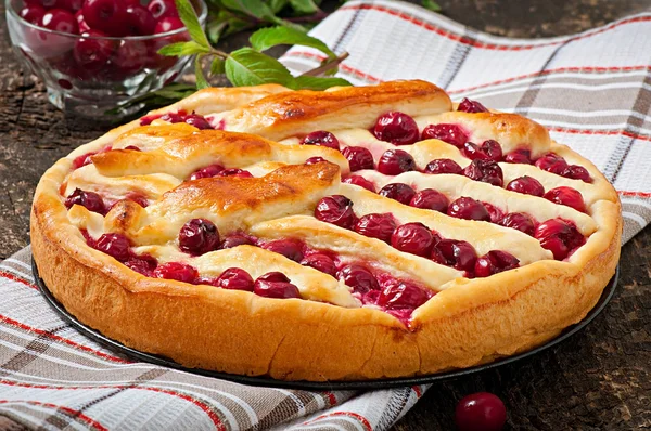 Pastel de cereza casero fresco — Foto de Stock