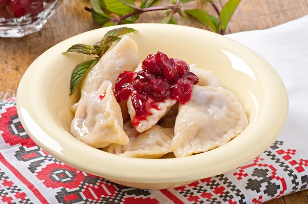 Albóndigas de cereza con menta — Foto de Stock