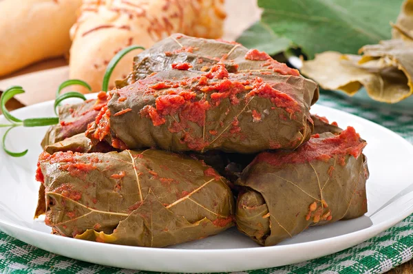 Dolma, folhas de uva recheadas — Fotografia de Stock