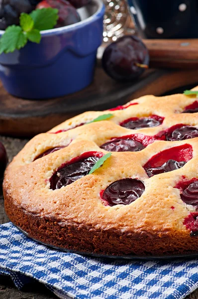 Torta con prugne — Foto Stock