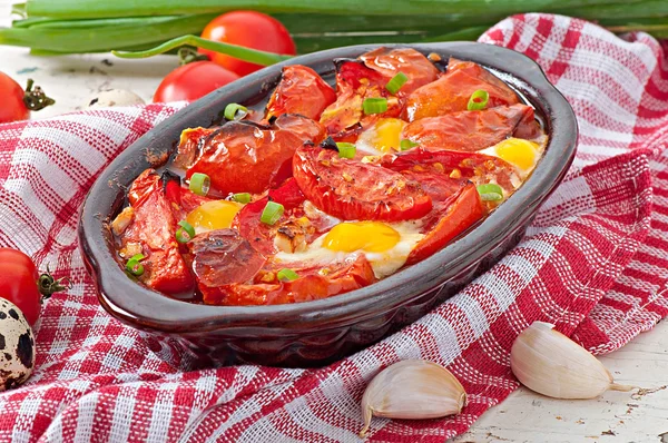 Pomodori al forno con aglio e uova — Foto Stock