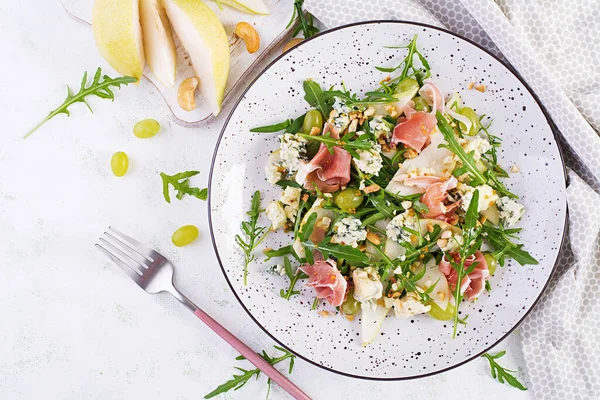 Salad Pear Blue Cheese Grape Prosciutto Arugula Nuts Spicy Dressing — Stock Photo, Image