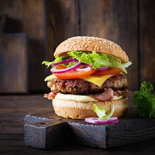 Hamburger Bacon Turkey Burger Meat Cheese Tomato Lettuce Wooden Background — Stok fotoğraf