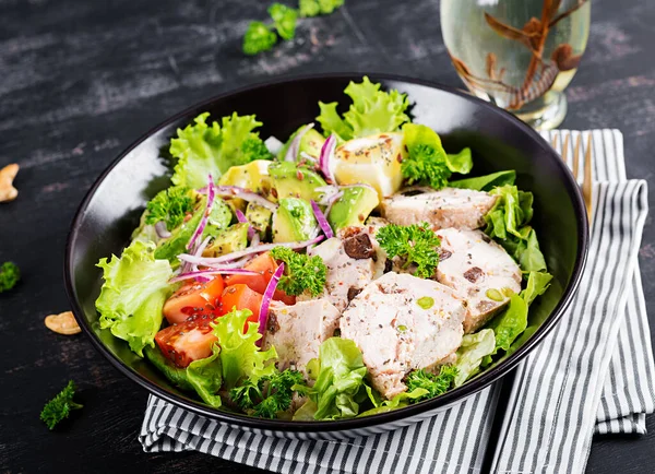 Trendy Salad Chicken Meatloaf Salad Fresh Tomatoes Red Onin Avocado — Stock Photo, Image