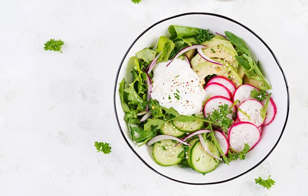 Vegetarian Vegetable Salad Radish Cucumbers Avocado Yogurt Healthy Vegan Food — Fotografia de Stock