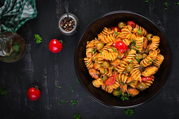 Classic Italian Pasta Fusilli Marinara Mussels Green Olives Capers Dark — Fotografia de Stock