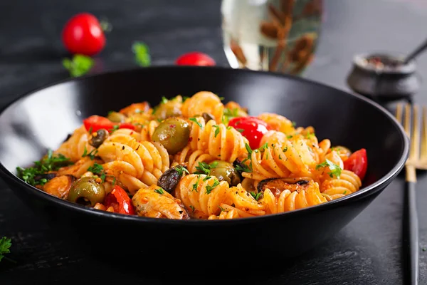 Classic Italian Pasta Fusilli Marinara Mussels Green Olives Capers Dark — Stock Photo, Image