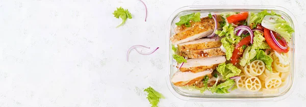 Lunchbox Lunch Box Grilled Chicken Fillet Pasta Salad Fresh Vegetables — Stock fotografie