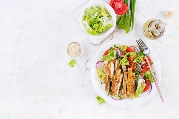 Salad Grilled Chicken Breast Fresh Vegetable Salad Chicken Meat Healthy — Foto Stock