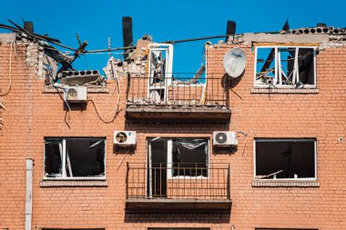 Rus işgalciler Kyiv 'in bombalanmasından sonra Kyiv' de yıkım, Mart 2022