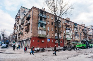 Rus işgalciler Kyiv 'in bombalanmasından sonra Kyiv' de yıkım, Mart 2022