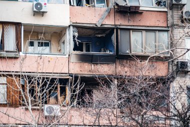 Rus işgalciler Kyiv 'in bombalanmasından sonra Kyiv' de yıkım, Mart 2022