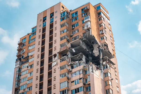 Pusztítás Kijevben Orosz Megszállók Bombázása Után Kijev 2022 Március Jogdíjmentes Stock Képek