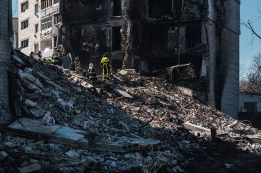 BORODIANKA, KYIV REGION, UKRAine - Mart 2022. Rus işgalciler tarafından yıkılan sivil binalar..